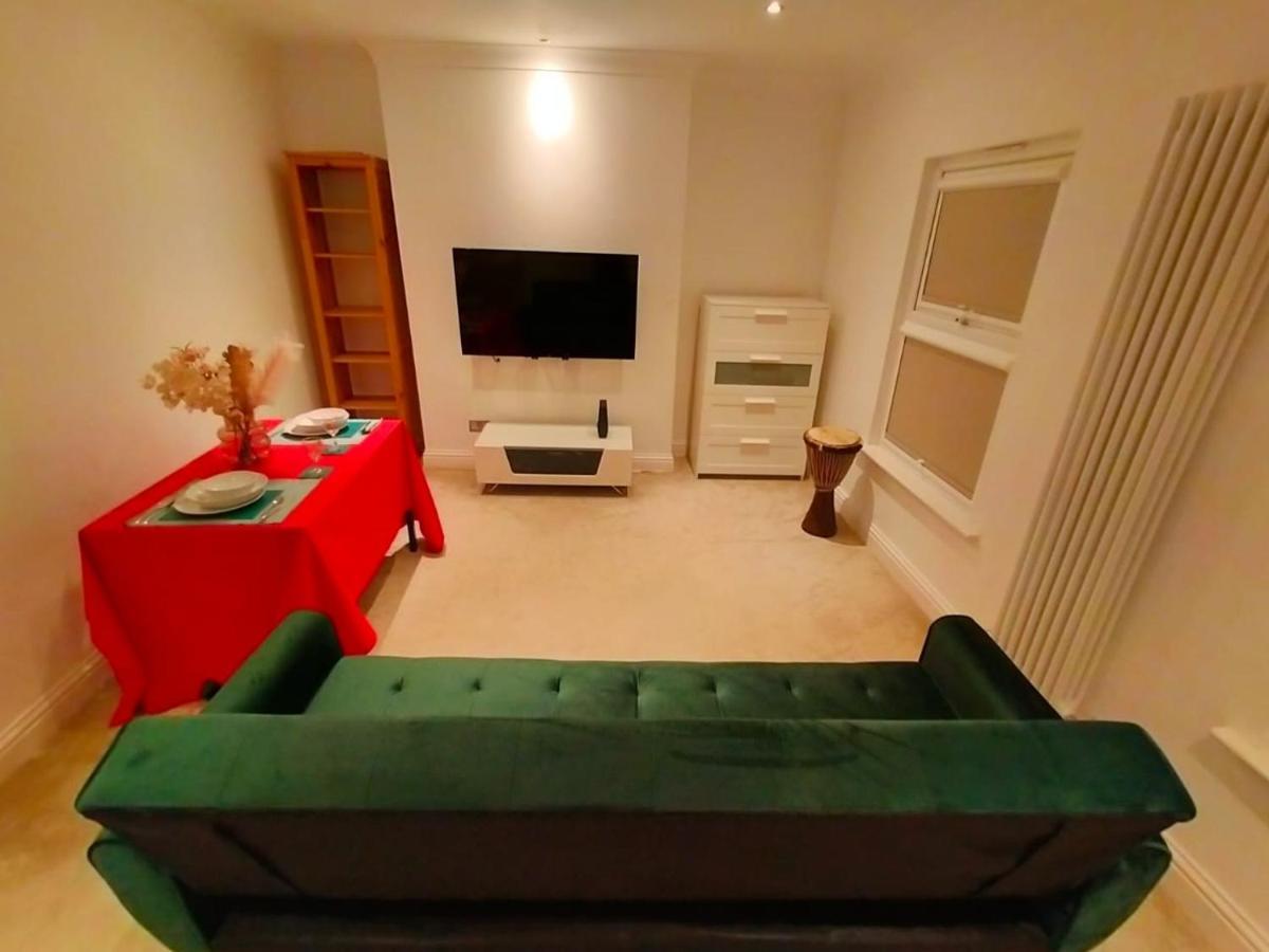 Fully-equipped Flat In The Of London. Appartement Londen