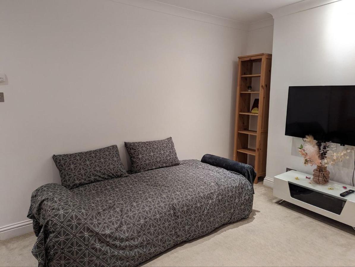 Fully-equipped Flat In The Of London. Londen