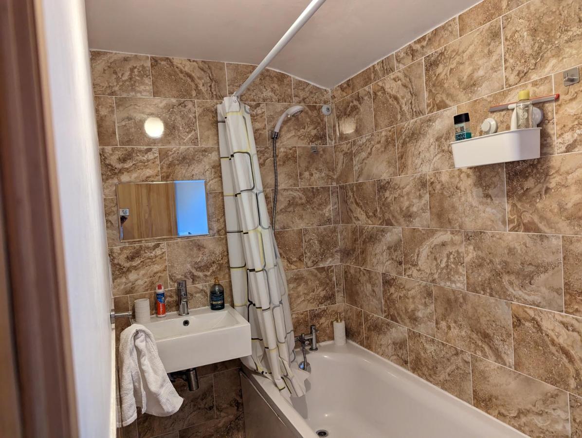 Appartement Fully-equipped Flat In The Of London. Londen